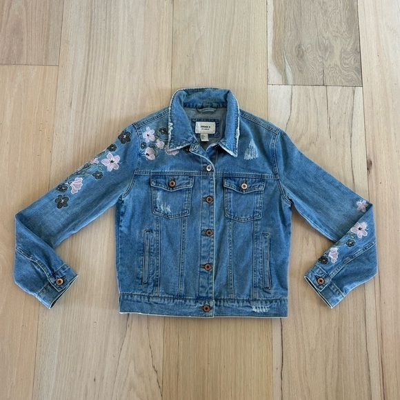 Forever 21 Denim Jean Jacket Floral Embroidered Size Small - Picture 1 of 4